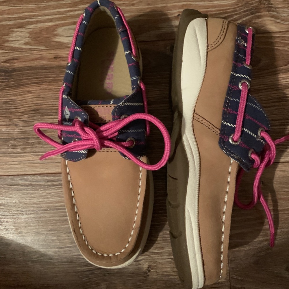 NWOT Girls Sperry’s